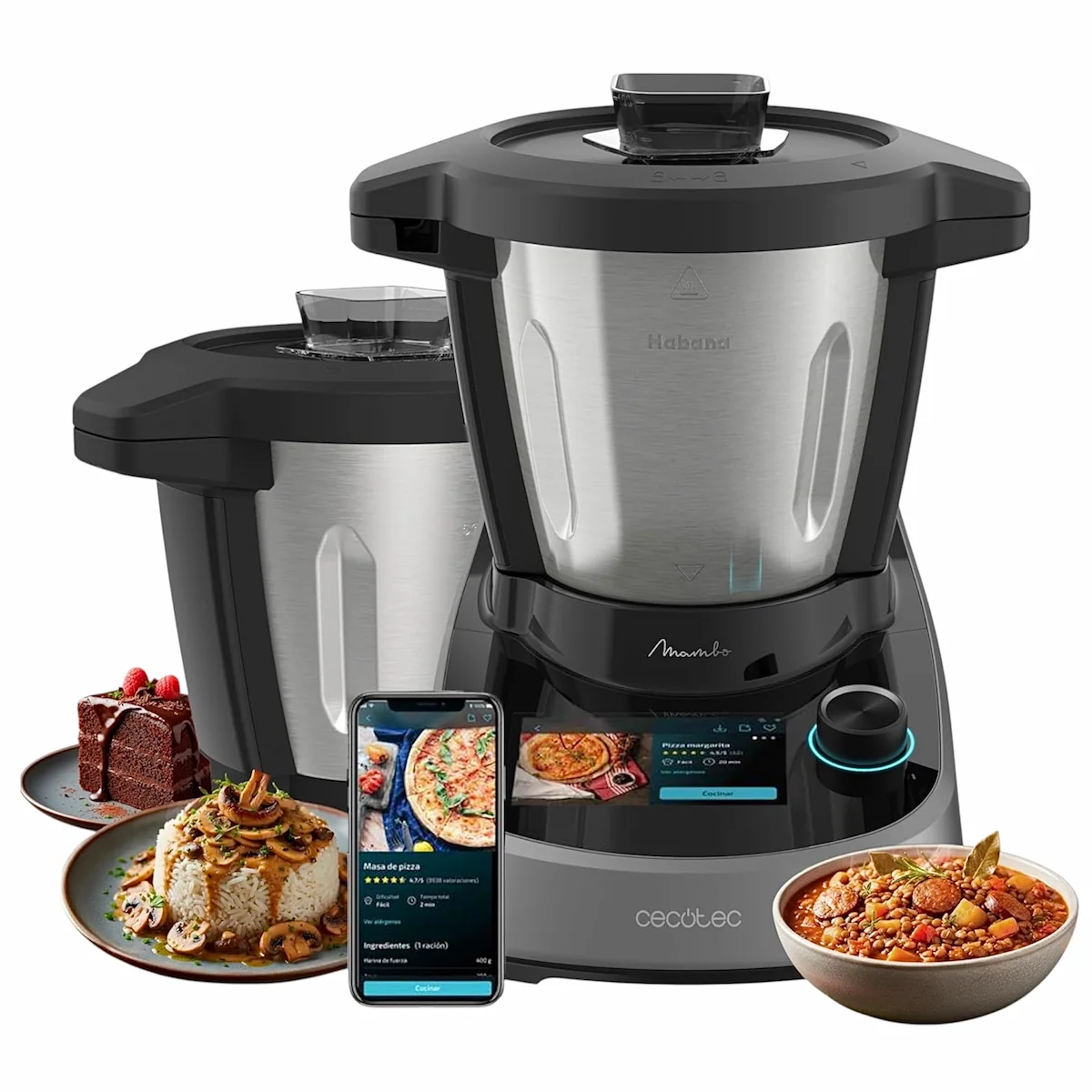 Robot de cocina Cecotec Mambo Touch con jarras de acero inoxidable, smartphone y platos preparados sobre fondo blanco.