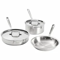 Juego de utensilios de cocina All Clad D5 de 5 capas en acero inoxidable con tapas.