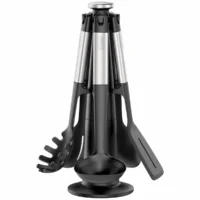 Juego de carrusel Elevate de Joseph Joseph con 5 utensilios de silicona negros colgados de forma organizada en un soporte giratorio vertical con detalles metálicos sobre fondo blanco.